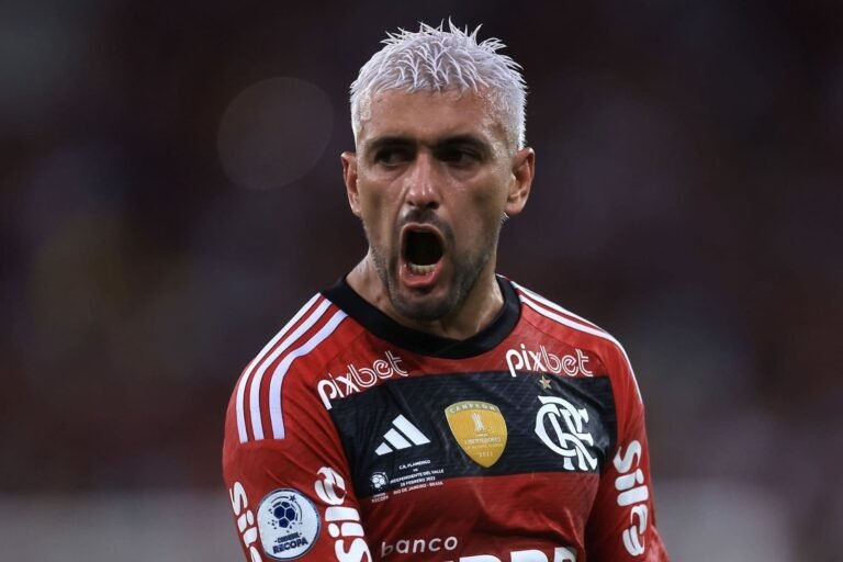 Flamengo projeta retorno de Arrascaeta na próxima rodada da Libertadores