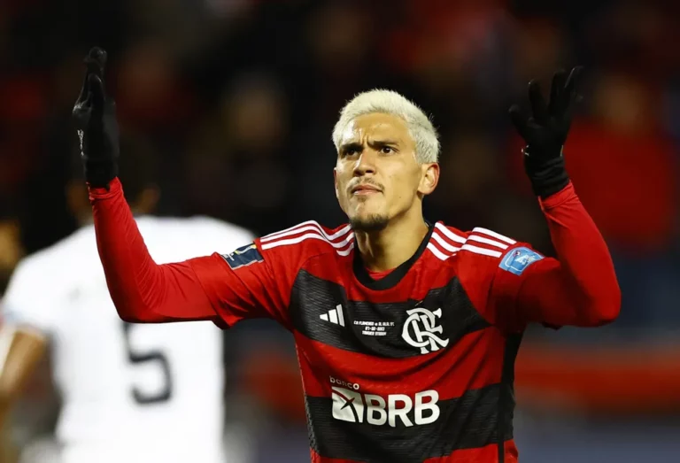 Clube da Premier League tentará contratação de Pedro, diz portal