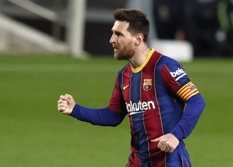 Messi deve aceitar proposta do Barcelona, diz portal