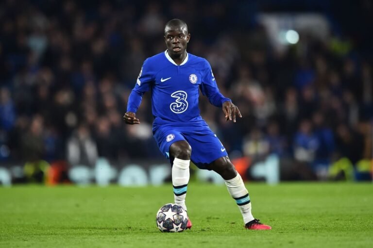 Barcelona busca contratação de dois jogadores do Chelsea