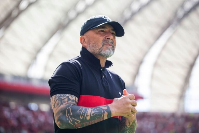 Sampaoli perde 100% de aproveitamento em estreias pelo Brasileirão
