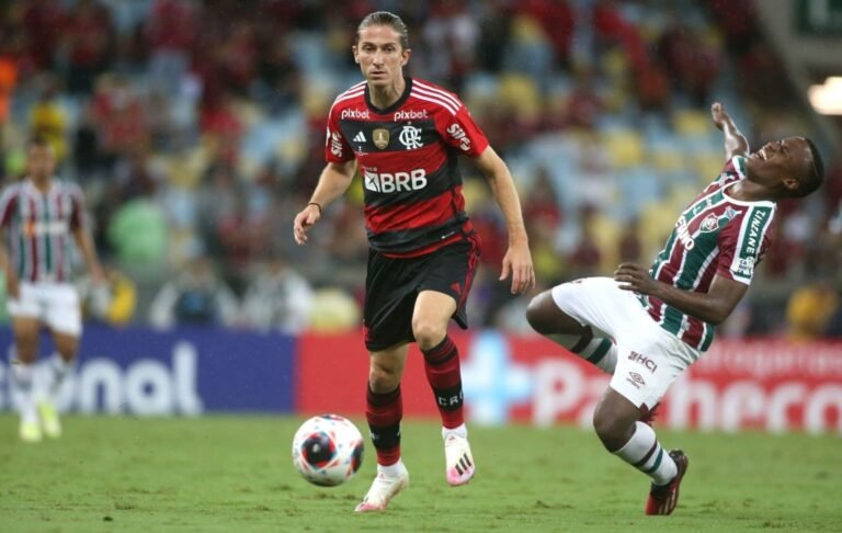 Filipe Luís sente incômodo na panturrilha e desfalca Flamengo na Copa do Brasil