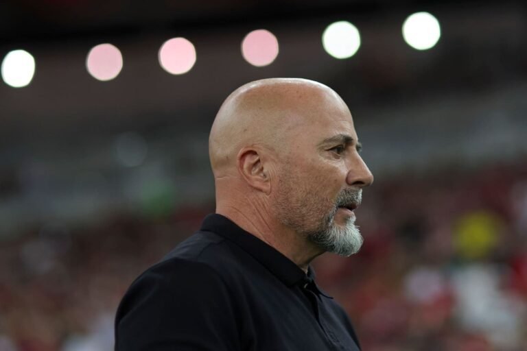 Dirigentes do Flamengo se animam com declaração de Sampaoli