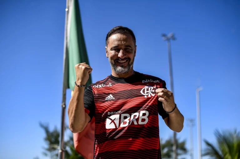 Vítor Pereira receberá maior multa rescisória paga pela gestão de Landim