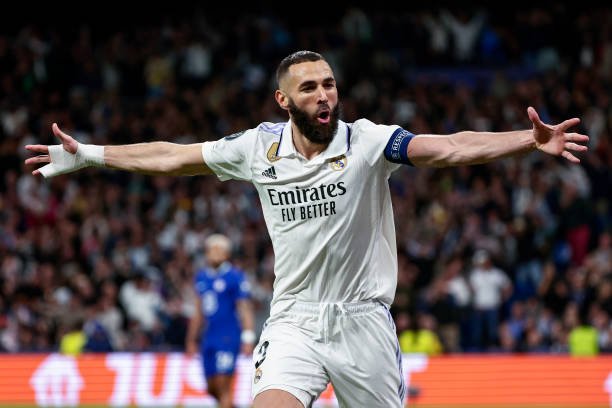 Antes de fechar com o Real Madrid, Benzema quase se transferiu para gigante da Premier League