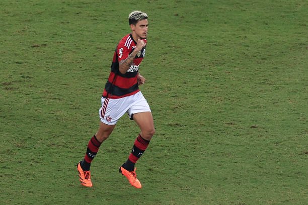 Pedro, do Flamengo, supera Cano e se torna o quinto maior artilheiro de 2023