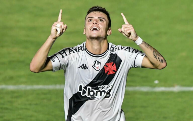 Apesar de gol, Gabriel Pec revela infelicidade pós empate: ”Não conseguimos segurar”