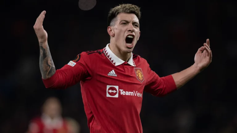 Manchester United prepara valorização salarial para Lisandro Martínez