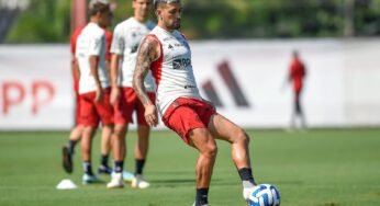 Arrascaeta treina com restante do elenco e deve estar disponível contra o Racing