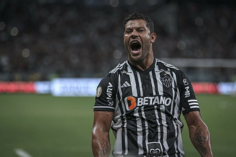 Hulk recebe sondagem de clubes da Arábia Saudita e Emirados Árabes