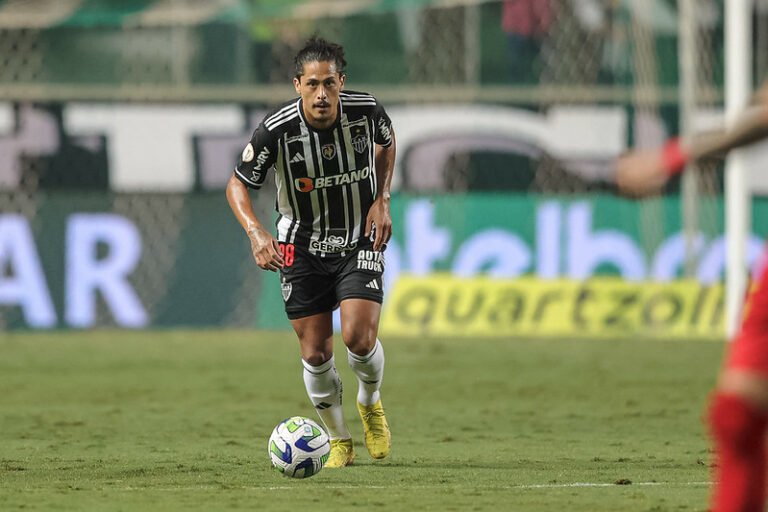 Maurício Lemos e Saravia não treinam e podem ser desfalques na Copa Libertadores
