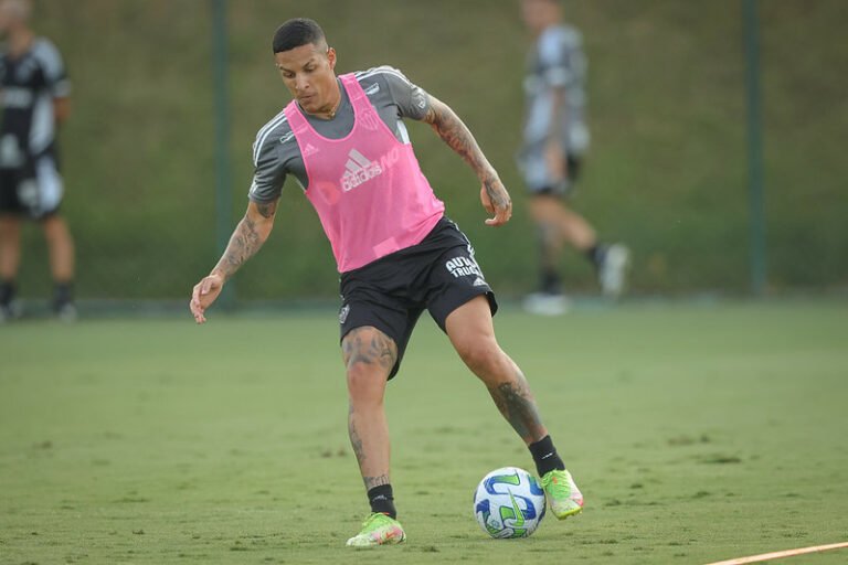 Coudet fala sobre recuperação e retorno de Guilherme Arana ao time do Atlético