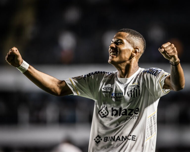 Com gols dos ‘Meninos da Vila’, Santos vence o Bahia
