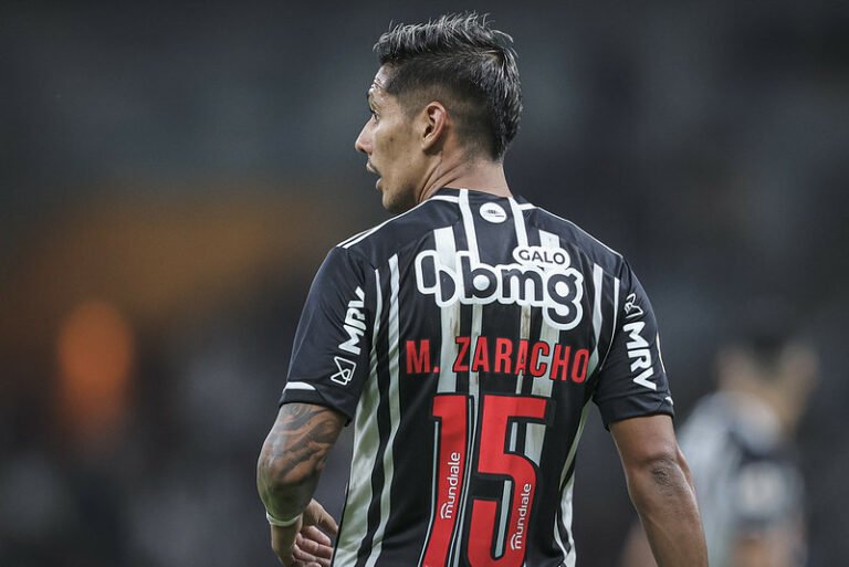 Porto mantém interesse em Matías Zaracho, meia do Atlético-MG