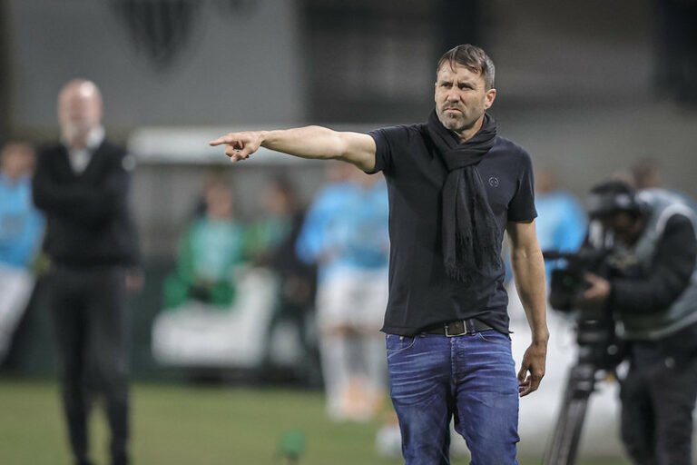 Coudet fala sobre importância da Massa Atleticana na campanha do Brasileirão