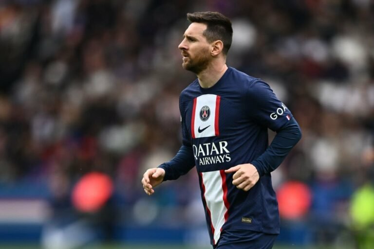 PSG decide suspender Messi por viajar sem autorização