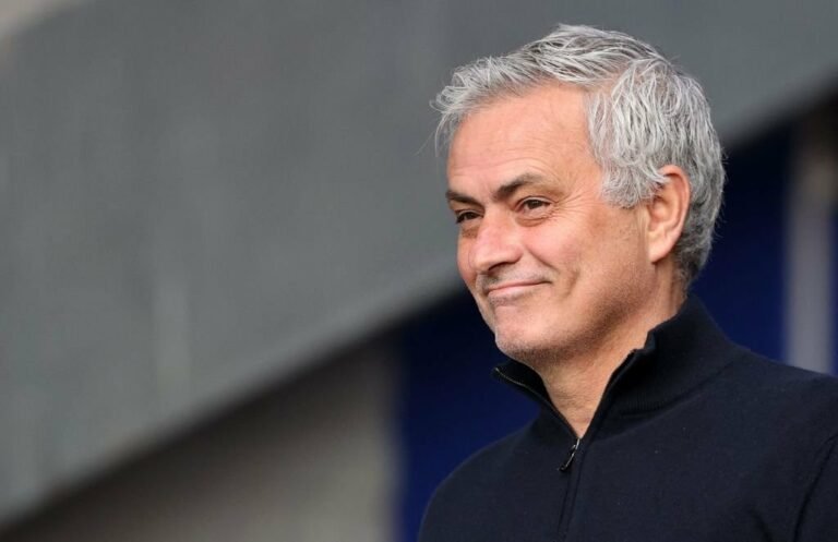 PSG abre conversas com José Mourinho para a temporada 2023/24