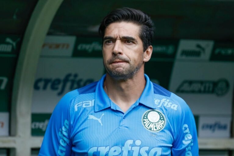 Abel desafia elenco do Palmeiras a terminar 2023 sem derrotas em casa