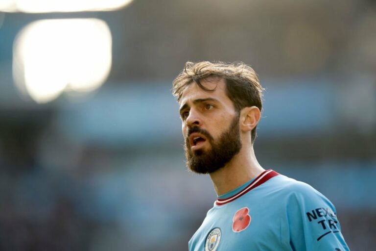 PSG supera Barcelona e abre conversas com Bernardo Silva para 2023/24