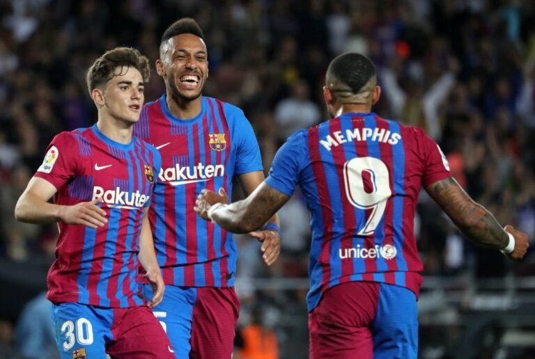 Mesmo fora do Barcelona, Aubameyang, Depay e Bellerín são campeões de La Liga; entenda