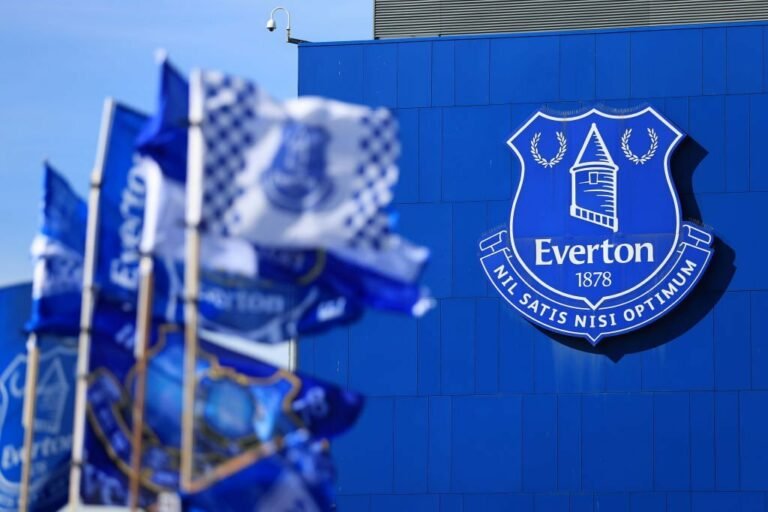Dona do Vasco, 777 Partners está perto de comprar tradicional clube da Premier League
