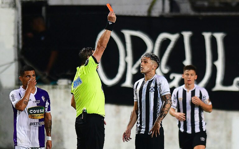 Diego Hernández é expulso e antecipa chegada ao Botafogo; Montevideo Wanderes libera