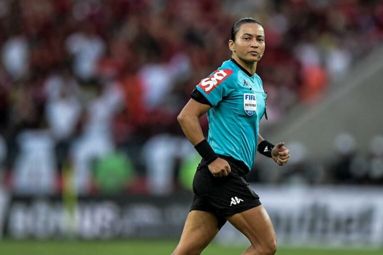 Marçal, do Botafogo, avalia arbitragem de clássico e revela: “Ficou xingando o Tiquinho”