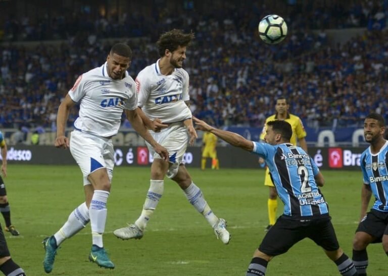 Em sete confrontos de mata-mata, Cruzeiro eliminou o Grêmio em seis