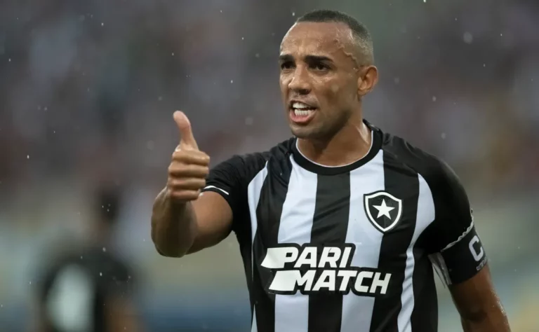 Marçal revela meta interna de conquistar títulos pelo Botafogo neste ano