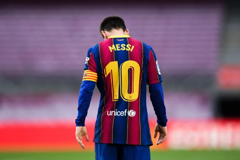 Barcelona oferece contrato até 2025 e salário milionário para Lionel Messi, diz jornal