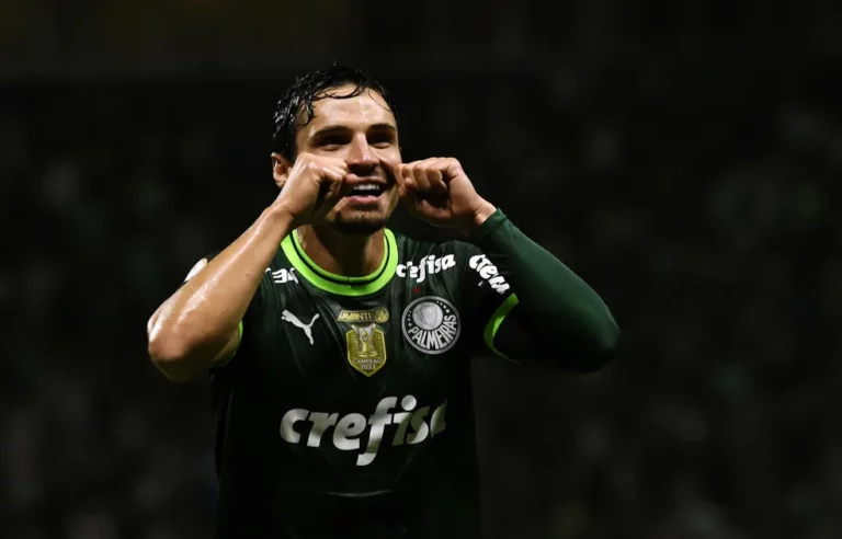 Dois clubes da Premier League demonstram interesse em Raphael Veiga, do Palmeiras