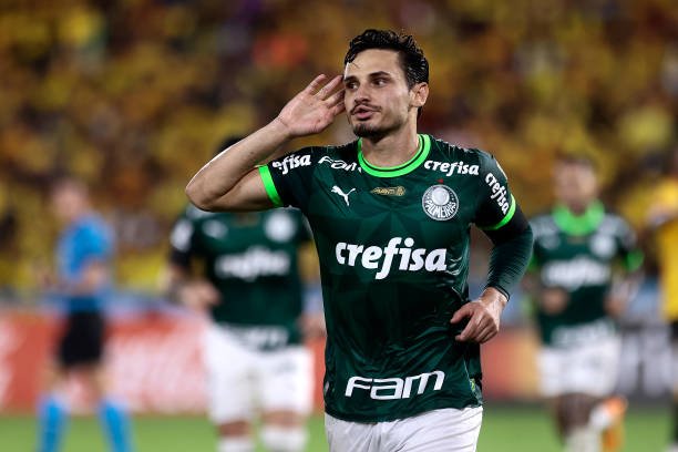 Raphael Veiga, do Palmeiras, revela que o Fluminense é o time mais difícil de enfrentar no Brasil