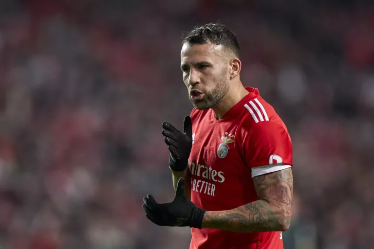 Flamengo busca contratação de Otamendi, mas ouve negativa, diz portal
