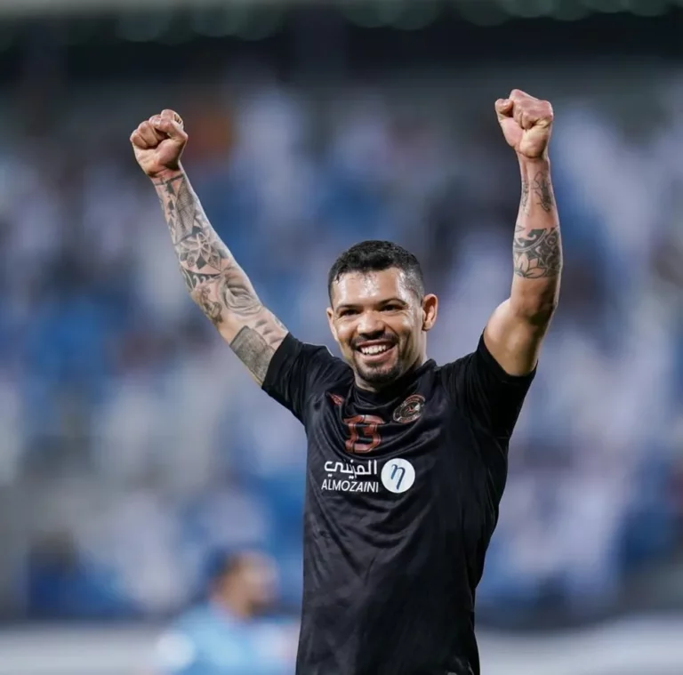 Atacante Carlos, cria da base alvinegra, rende R$ 8 milhões ao Atlético-MG