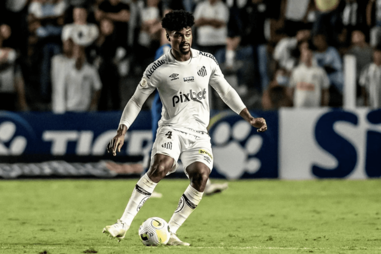 Santos se surpreende com punição de Bauermann e tentará negociá-lo