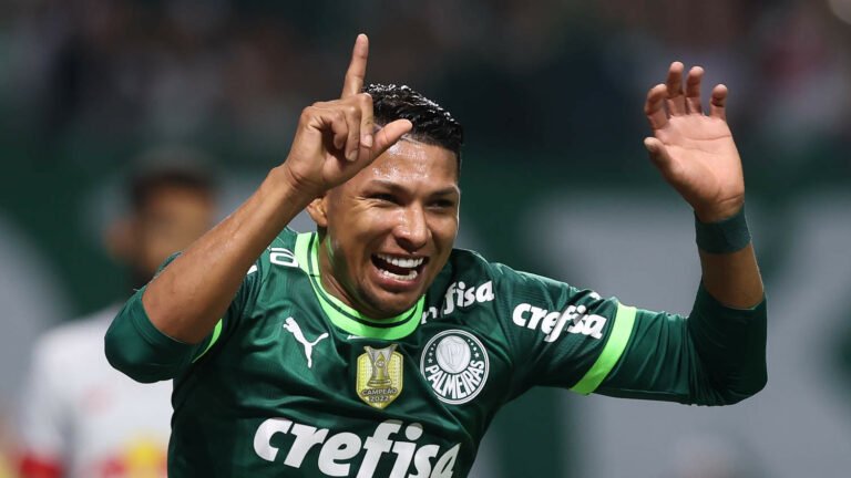 Rony recebe sondagens do mundo árabe, mas descarta saída do Palmeiras
