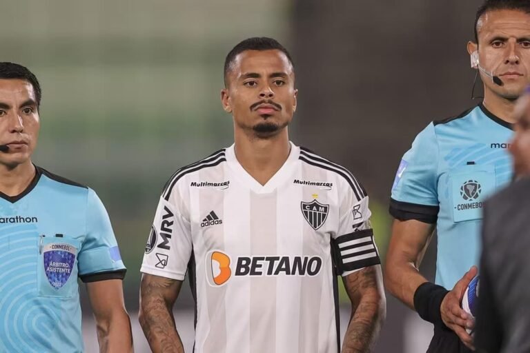 Flamengo aumenta proposta e aguarda troca de documentos para anunciar Allan