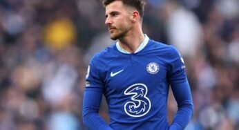 Chelsea recusa mais uma oferta do Manchester United por Mount; negociação continua