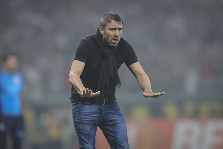 De forma amigável, Atlético acerta saída de Eduardo Coudet