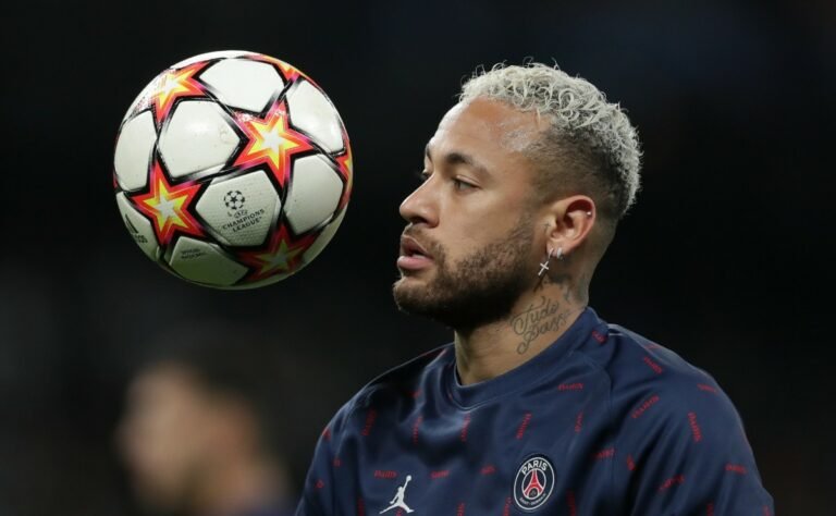 Comitiva do Al-Hilal viaja até Paris para negociar com Neymar, diz jornalista