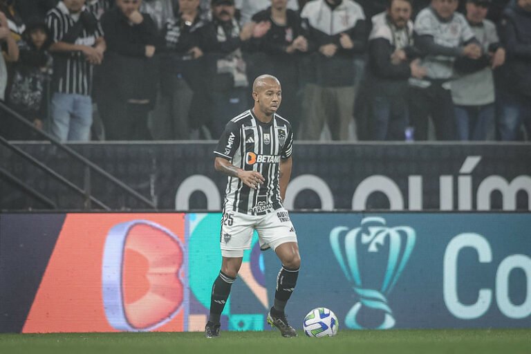 Mariano sente dores na coxa e pode ser desfalque diante o Cruzeiro, pelo Brasileirão