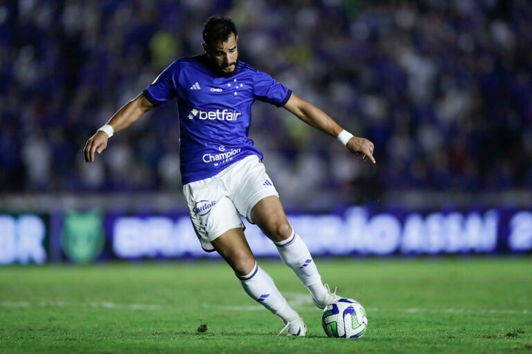 Cruzeiro é a segunda equipe que mais finaliza no Brasileirão