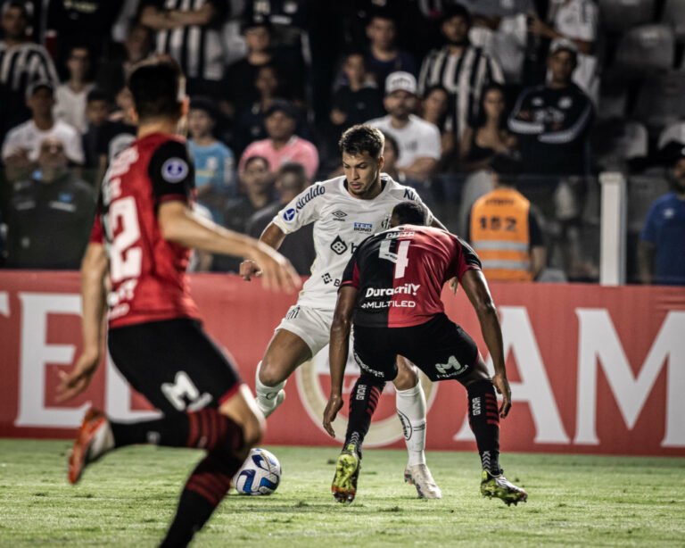 As eliminações fizeram complicar o momento financeiro do Santos.