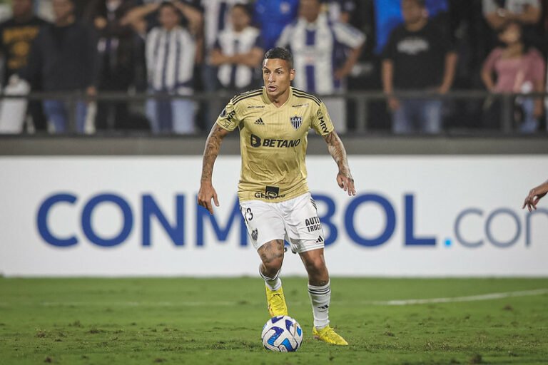 Coudet fala sobre retorno de Arana e critica protestos: “Não pode ser comum”