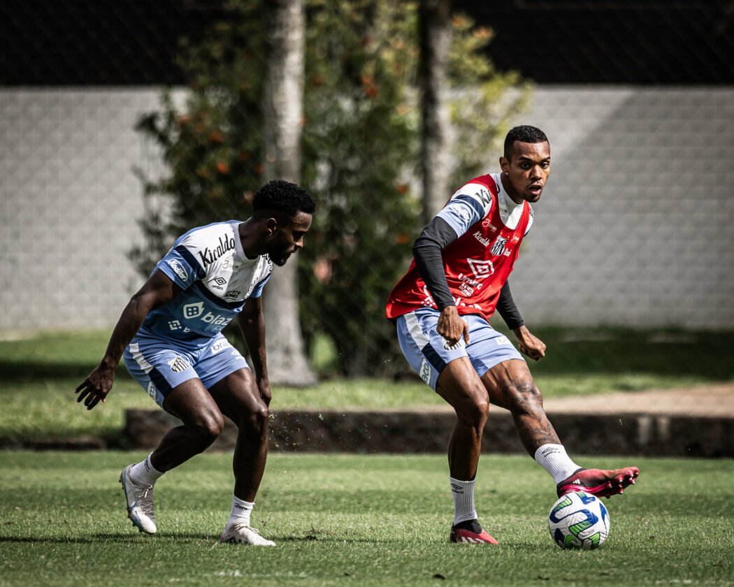 Sem vencer no Brasileiro há 4 jogos, Hellmann vê a pressão crescer, por melhores resultados