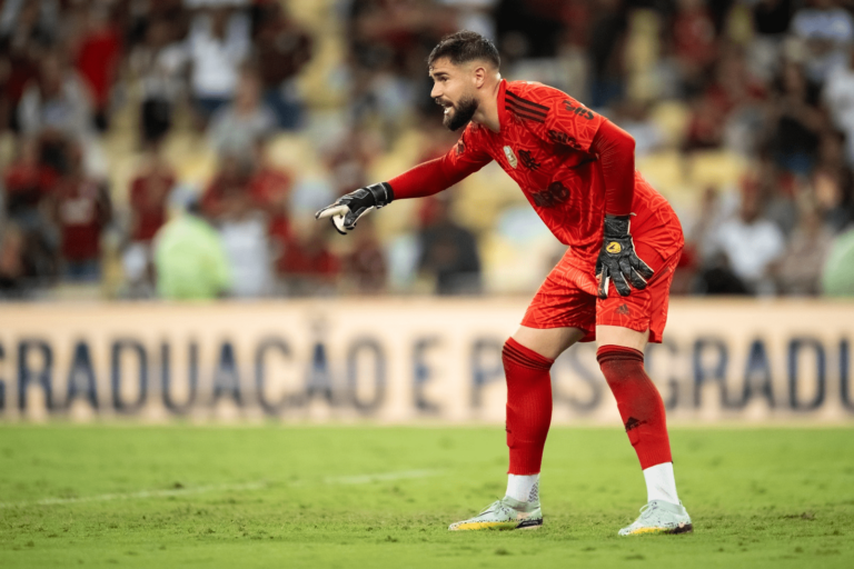 Flamengo encaminha renovação de Matheus Cunha; contrato será assinado nesta semana