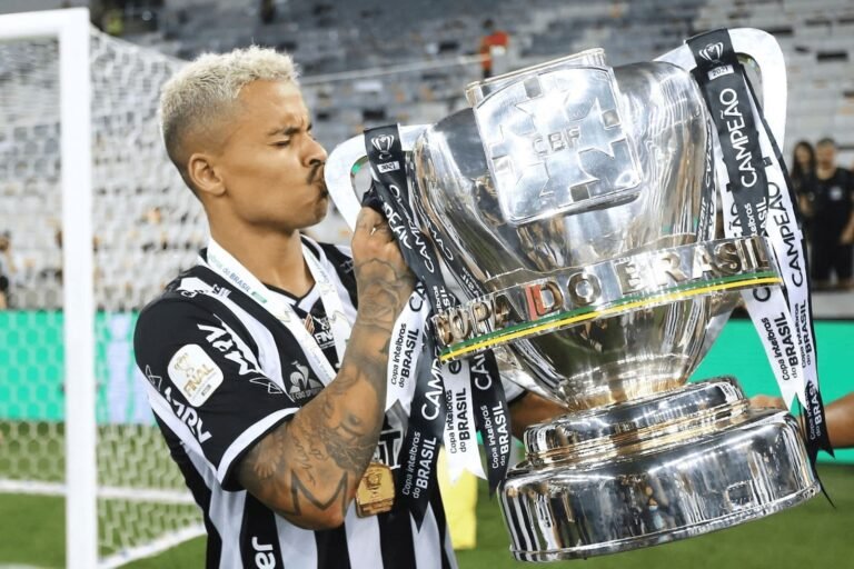 Negociação entre Atlético e Flamengo por Allan deve avançar nos próximos dias