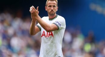Harry Kane recusa oferta do Bayern de Munique e aguarda proposta do Manchester United, afirma jornal