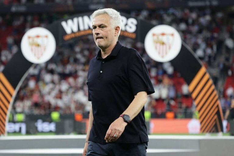 José Mourinho, da Roma, é denunciado pela Uefa; entenda