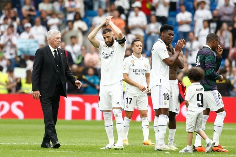 Ancelotti afirma que soube da decisão de Benzema horas antes do jogo